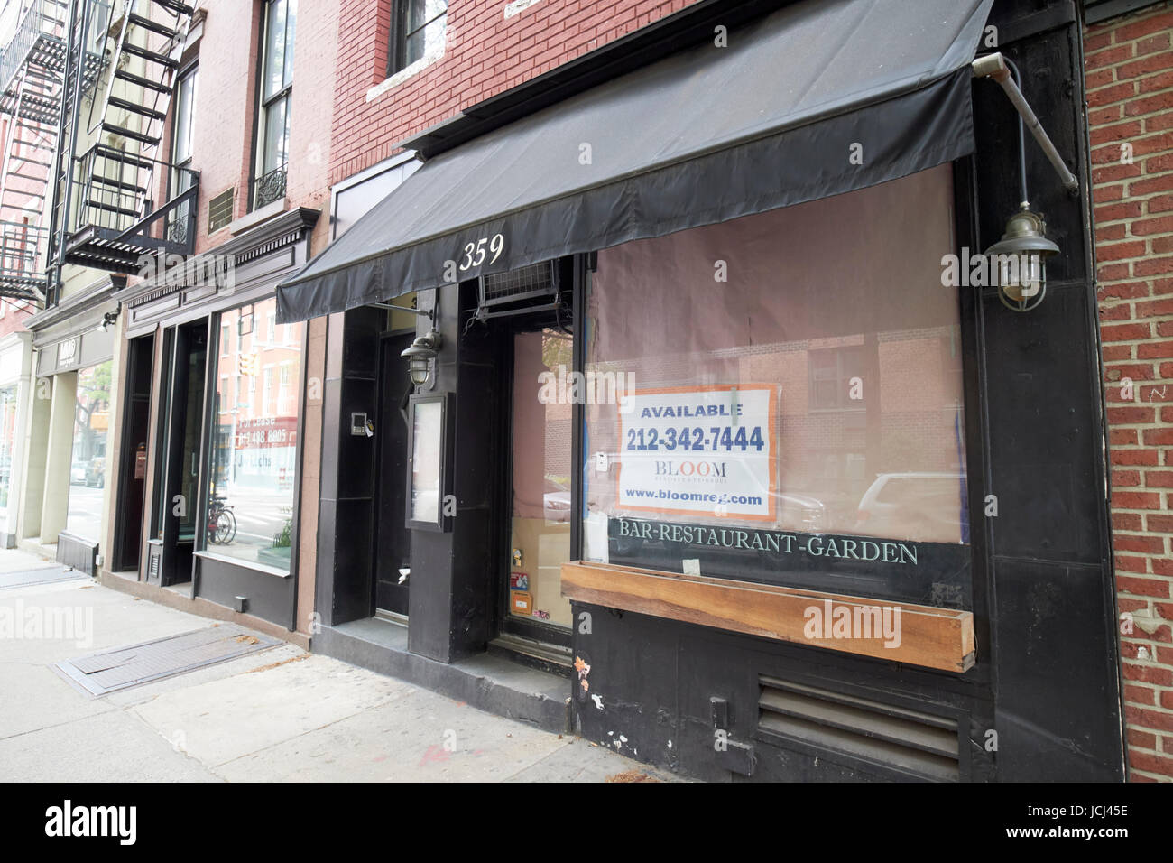 Restaurant vide et magasins store front Greenwich village New York City USA Banque D'Images