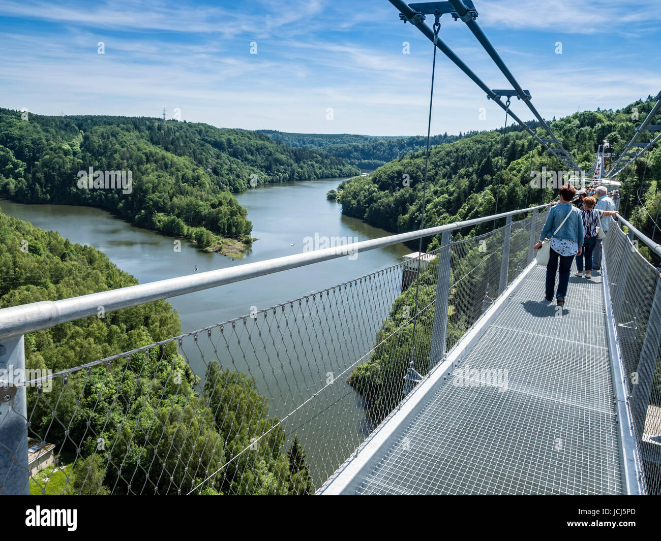 Rappbode réservoir d'eau, pont suspendu le plus long du monde entier (pour juin 2017) , 453 m, longueur ouvert nommé Titan RT, Rappbode, Harz, Allemagne Banque D'Images