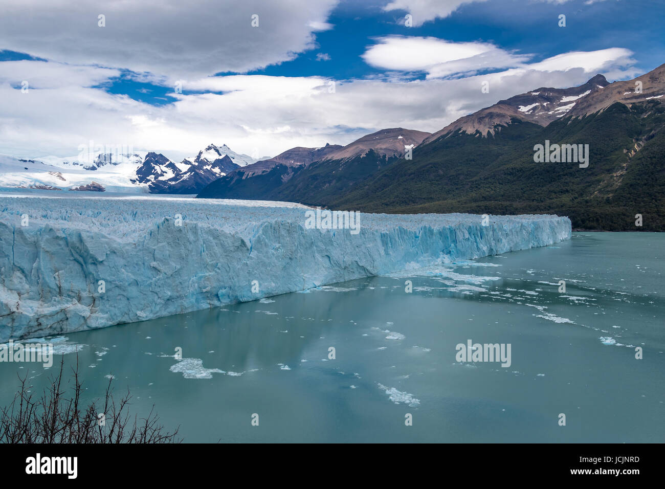 Perito Moreno Glacier à Parc National Los Glaciares en Patagonie - El Calafate, Santa Cruz, Argentine Banque D'Images