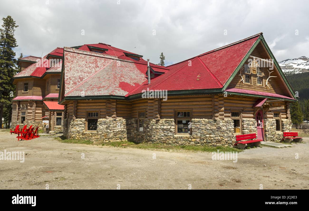 Historique Red toit Num-Ti-Jah Lodge et Trading Post près de Bow Lac sur Icefields Parkway Parc national Banff montagnes Rocheuses Alberta Canada Banque D'Images