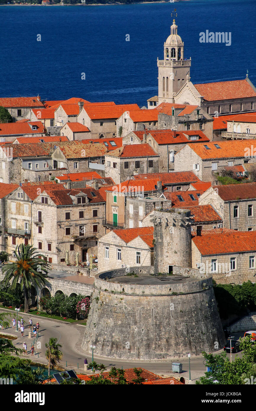 Voir de très près de la vieille ville de Korcula, Croatie. Korcula est une ville historique fortifiée sur la côte est protégée de l'île de Korcula Banque D'Images