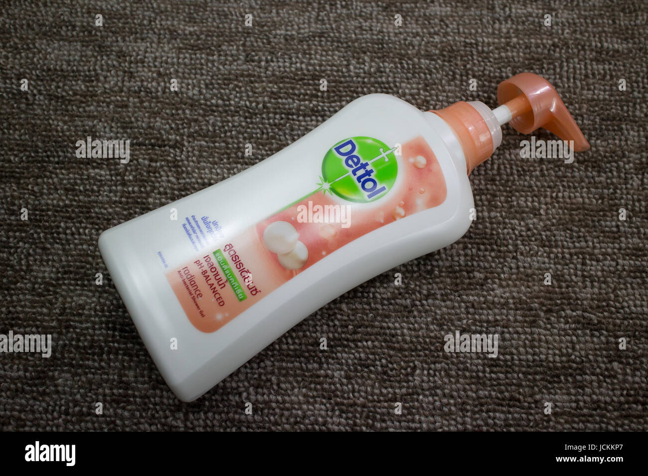 CHIANG MAI, THAÏLANDE - 16 juin 2017 : le produit tiré de Dettol douche  crèmes. Anti Bacterial gel douche Photo Stock - Alamy