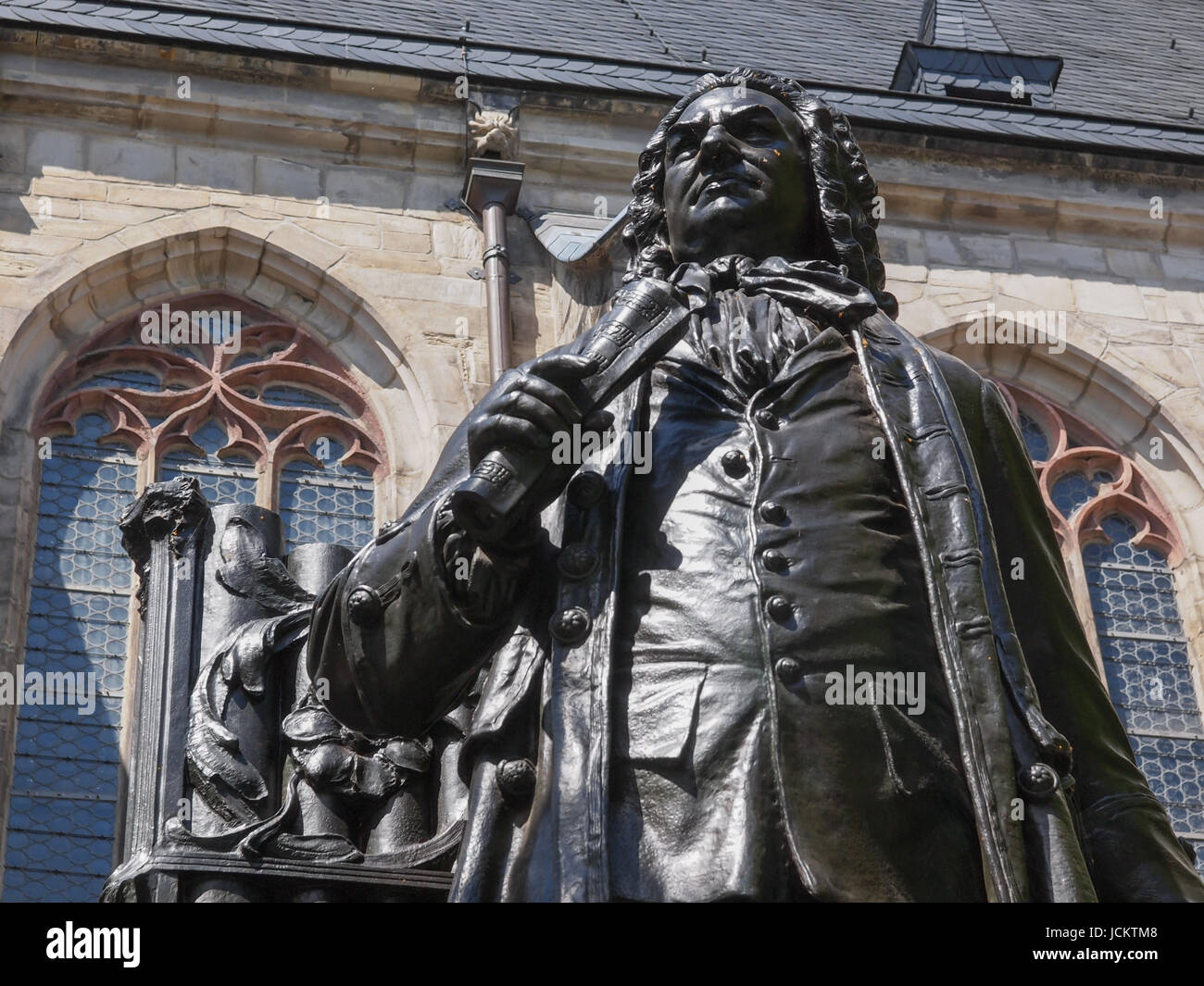 Le Neues Denkmal Bach Bach signifiant nouveau monument se trouve depuis 1908 en face de l'église St Thomas Kirche où Johann Sebastian Bach est enterré à Leipzig Allemagne Banque D'Images