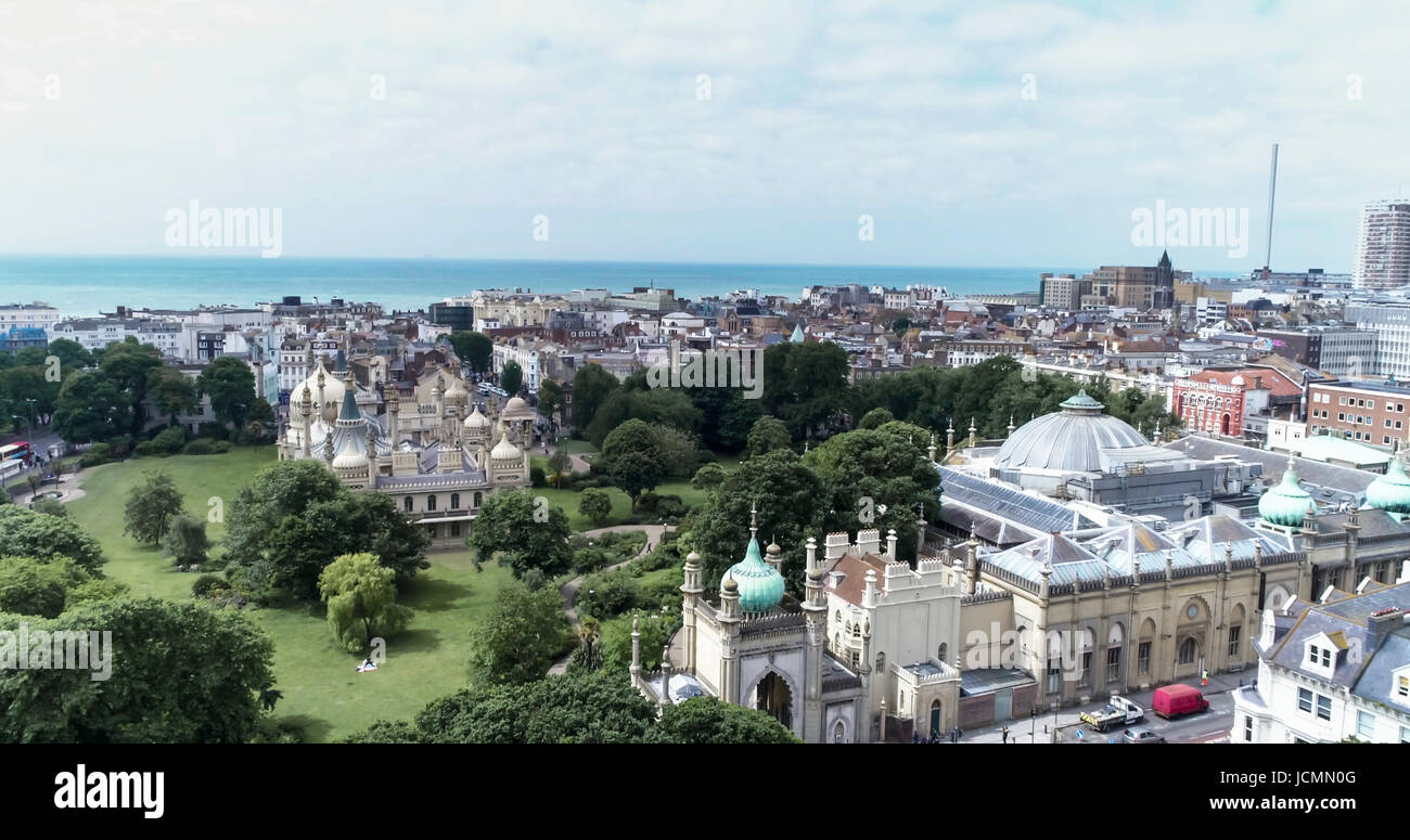 Vue aérienne de la Brighton Royal Pavilion et le Brighton Dome Banque D'Images