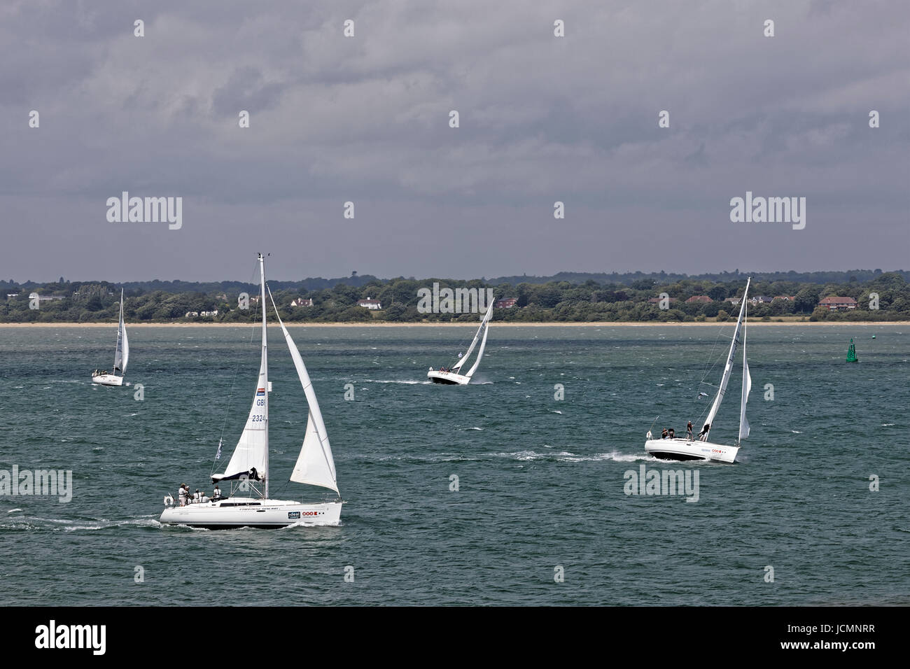 Location de bateaux à voile à Farview Société Oceanis 37 Yachts avec équipage dans le Solent Banque D'Images