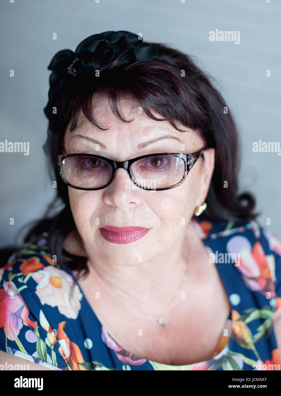 Portrait of senior woman with eyeglasses Banque D'Images