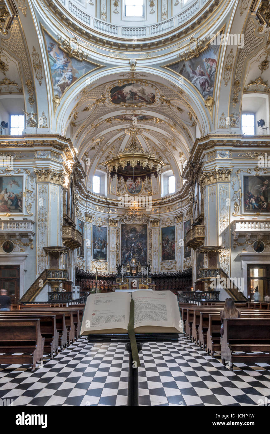 Intérieur de l'église cathédrale vieille ville Citta Vecchia Bergamo Italie Banque D'Images