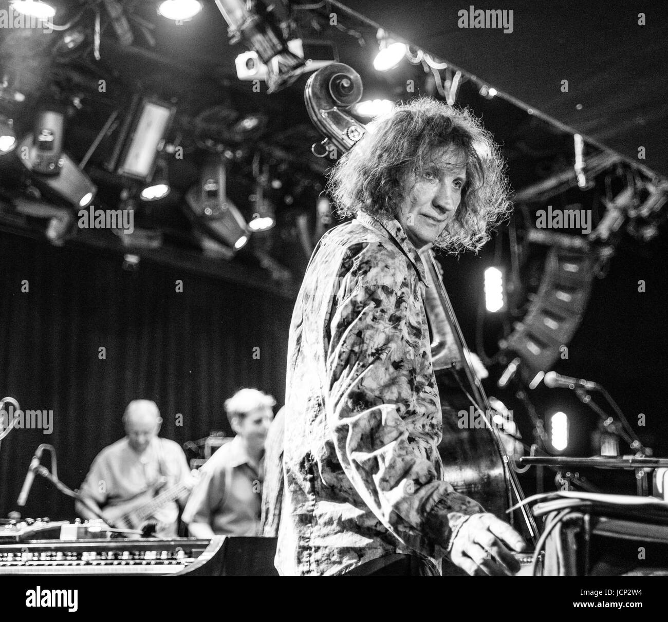 Avec John Medesky Auktyon. Le live show de New York City, (Le), Poisson Rouge, 15 juin 2017. Auktyon est le célèbre jazz underground russe-punk-rock, menant par Leonid Fedorov, witjh le plus célèbre membre de la bande Oleg Garkusha et Vladimir Volkov. John Medesky - le célèbre pianiste de jazz de New York, USA. Banque D'Images