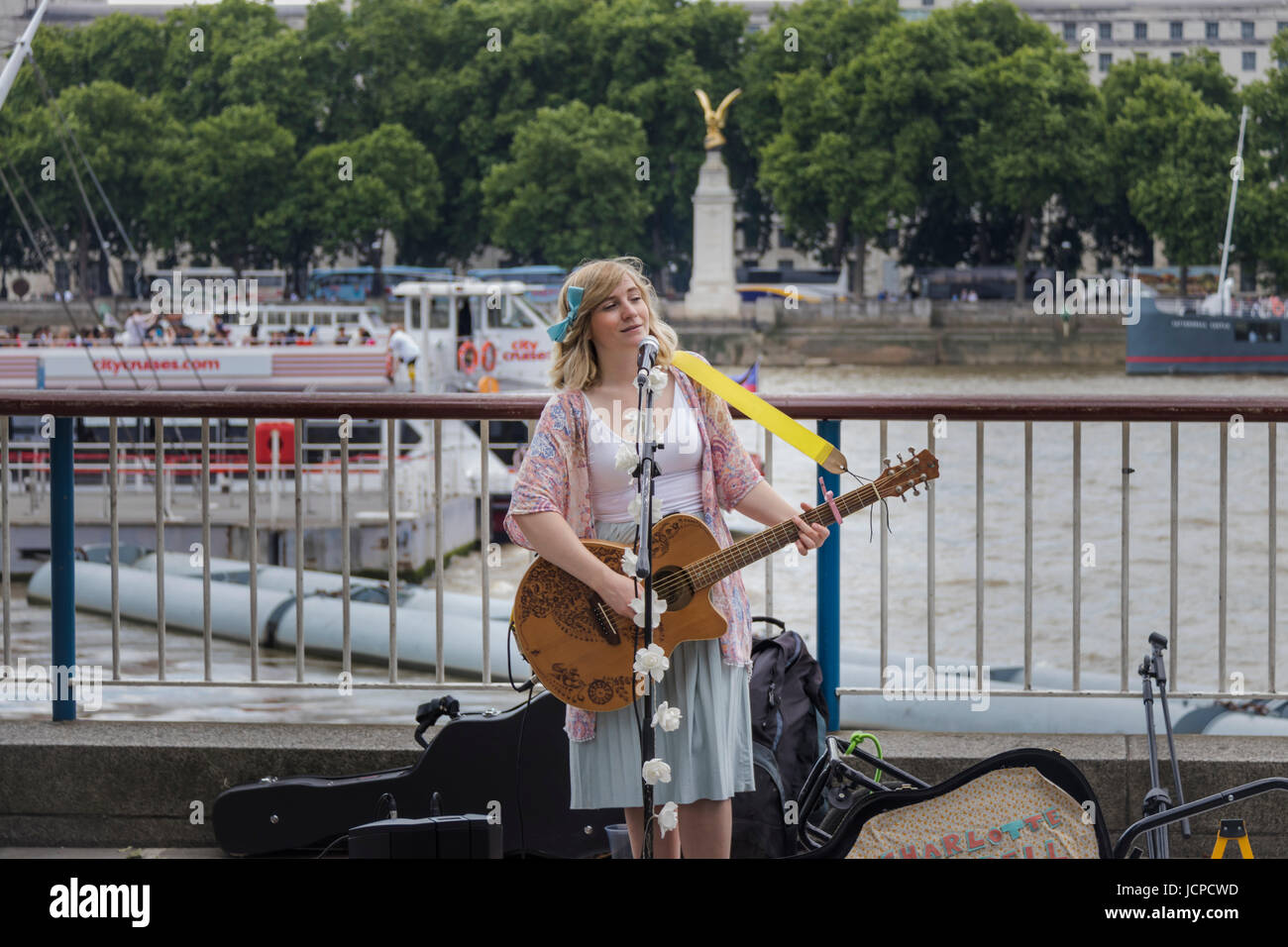 Chanteur de rue Charlotte Campbell de la rue à Londres Banque D'Images