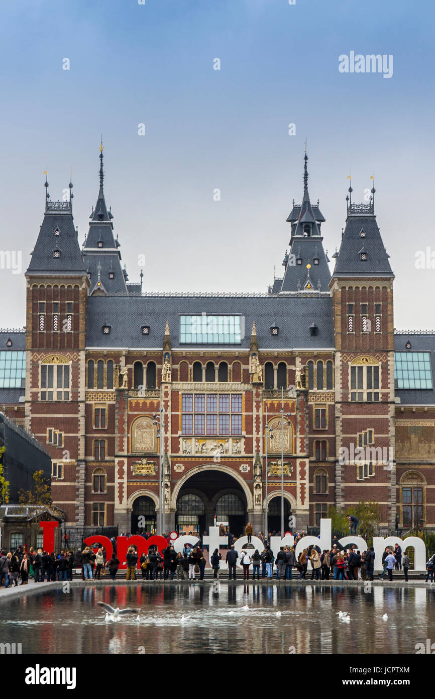 Rijksmuseum à façade Museumplein à Amsterdam, Pays-Bas Banque D'Images