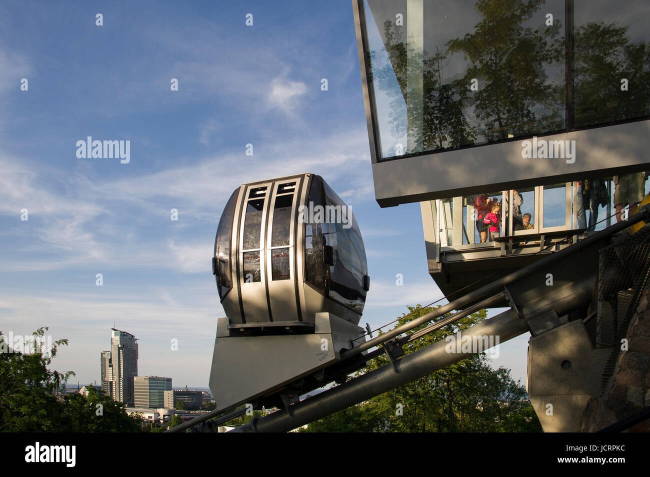 Voiture câble reliant Plac Grunwaldzki et le pic de Kamienna Gora à Gdynia, Pologne. 11 juin 2017 © Wojciech Strozyk / Alamy Stock Photo Banque D'Images