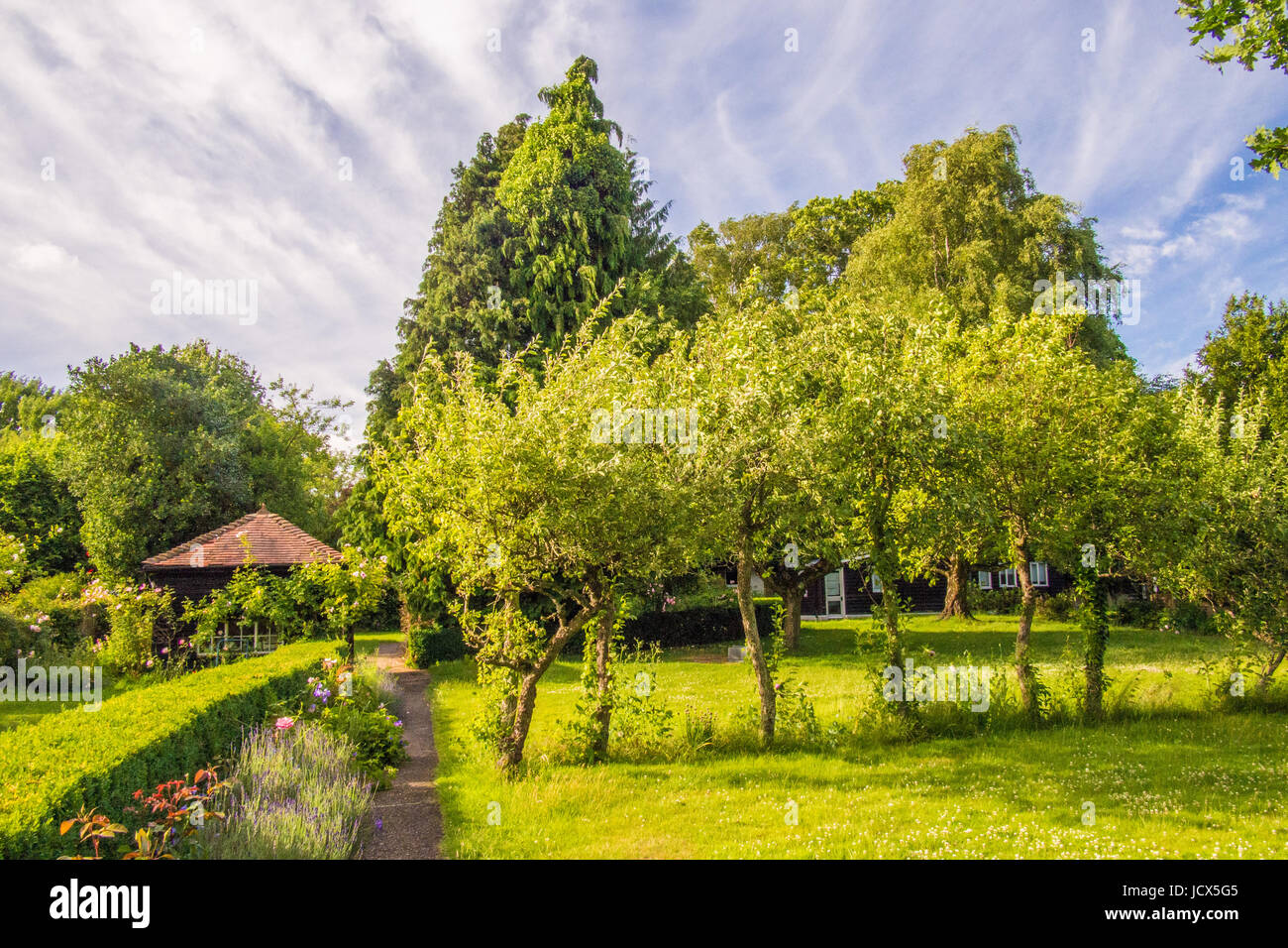 Jardins de Bhaktivedanta Manor Country House (donnés par George Harrison à ISKON), près de Watford, Hertfordshire, Endland. . Banque D'Images