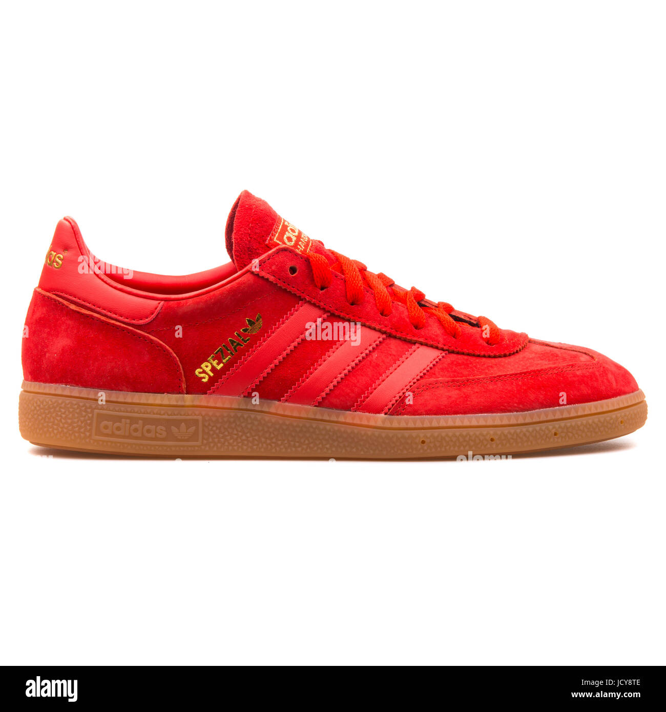 Adidas Spezial Hommes rouge de chaussures de sport - B35209 Photo Stock -  Alamy