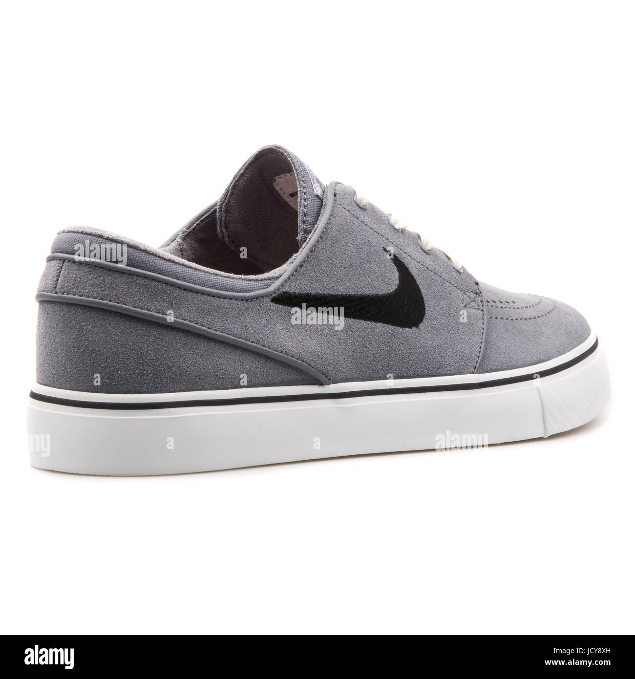 Stefan Janoski Nike Zoom Cool grey and white men's Skateboarding Chaussures  - 333824-045 Photo Stock - Alamy
