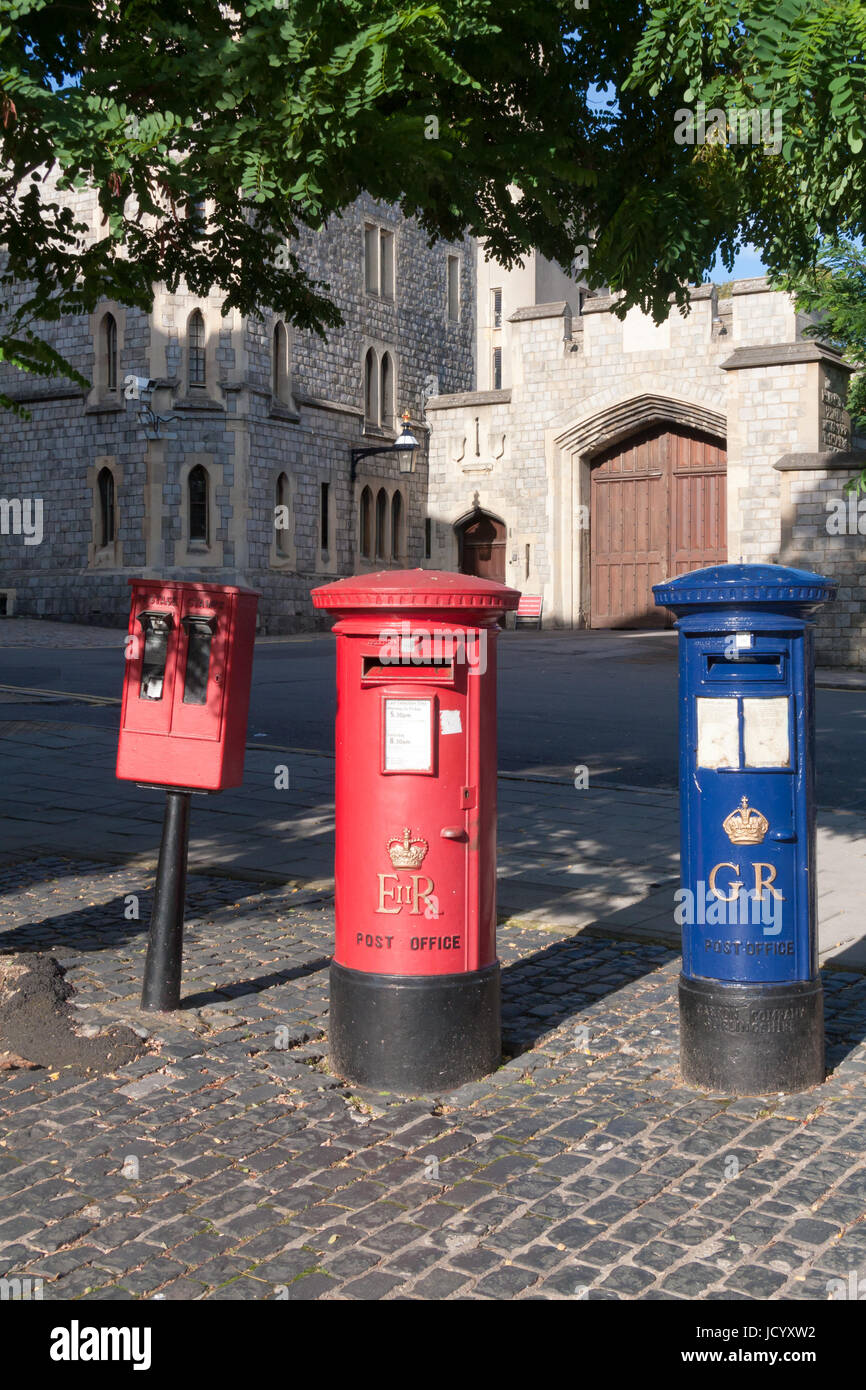 Pilier Mis Au Coin En 4 Lettres Timbre poste du royaume uni rouge Banque de photographies et d'images à  haute résolution - Alamy