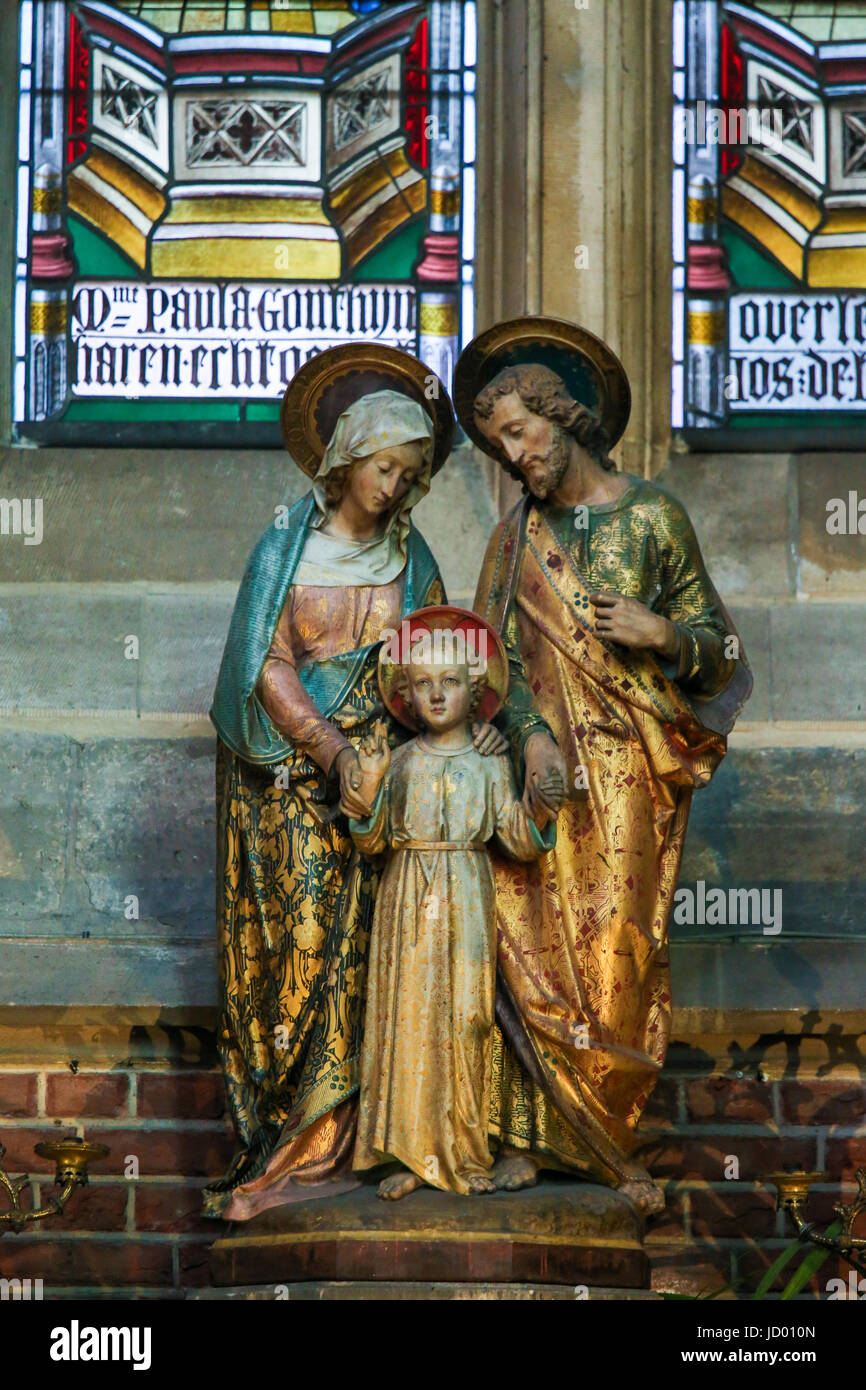 Statues de la Vierge Marie Enfant Jésus et Joseph dans la Cathédrale Saint-Bavon de Gand, en Flandre, Belgique. Banque D'Images