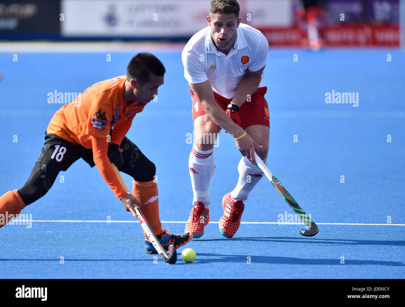 Londres, Royaume-Uni. 17 Juin, 2017. Londres, ANGLETERRE - 17 juin 2017 : Adam Dixon (FRA) en action lors de la Ligue mondiale de hockey héros Semi-Fnal (hommes) FRA v MAS à Lee Valley Hockey et Tennis Center le samedi. Photo : Taka Taka : crédit G Wu Wu/Alamy Live News Banque D'Images