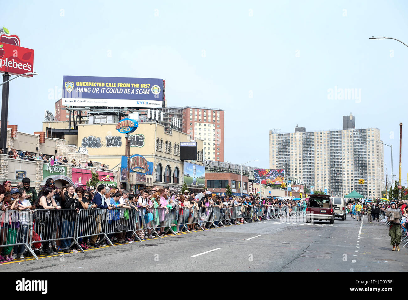 Coney Island, New York City, USA. 17 Juin, 2017. Les participants à la parade Parade Mermaid : Coney Island Coney Island USA le 17 juin 2017 à New York. Brésil : Crédit Photo Presse/Alamy Live News Banque D'Images