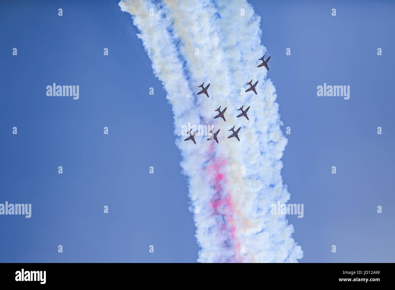 Weston-Super-Mare, England, UK. 17 Juin, 2017. RAF Flèche Rouge jets dans delta formation au Weston Air Festival. Credit : Hannah/Vineer Alamy Live News. Banque D'Images