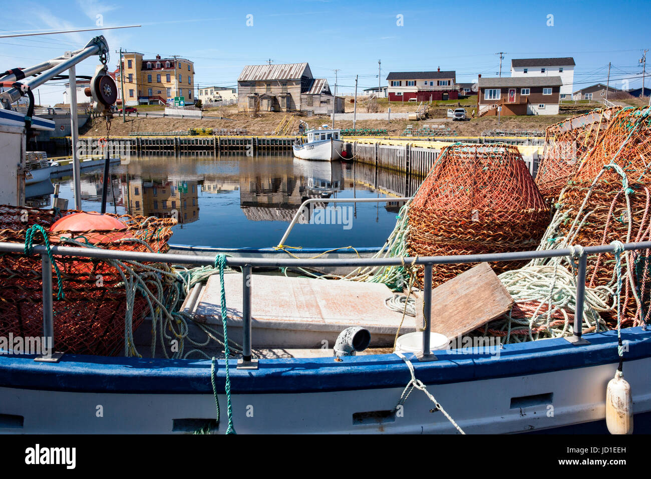 Pièges à crabe et mâtures dans le port de Bonavista, Terre-Neuve, Canada Banque D'Images