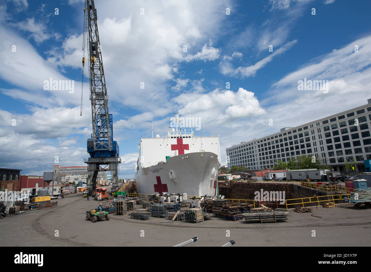 US Naval Ship Comfort est en réparation dans le port de Boston cale sèche. Banque D'Images