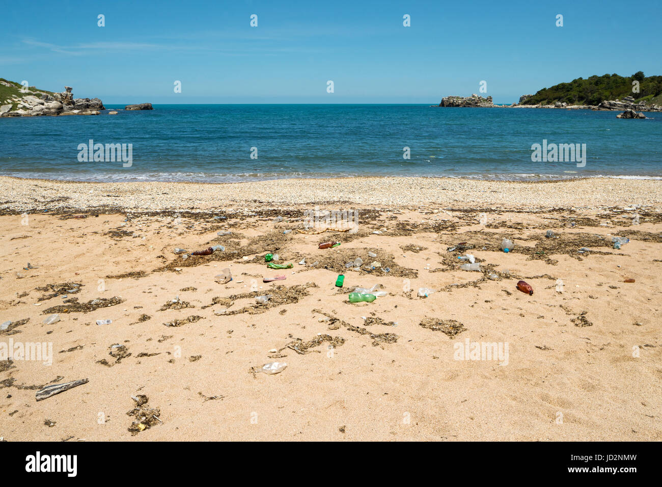 Plage sale Banque de photographies et d’images à haute résolution - Alamy