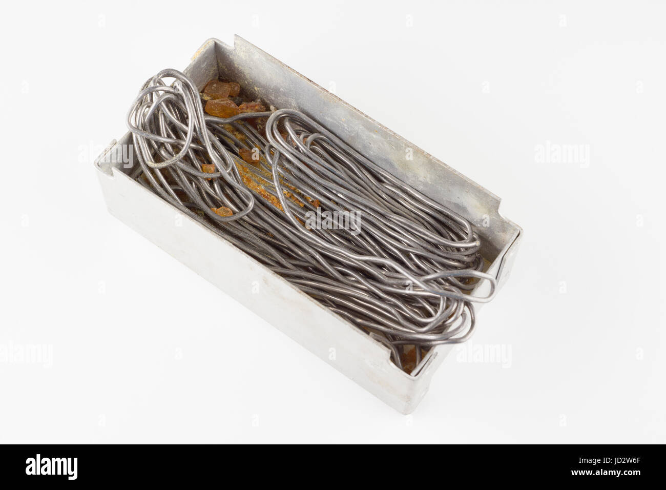 De Soudure et de la colophane sont utilisés pour le soudage de pièces électriques Banque D'Images