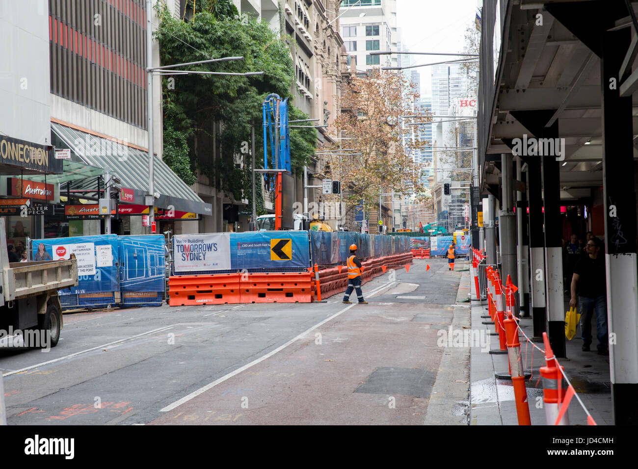 Fermetures de routes dans le centre-ville de Sydney le long de la rue George à la construction de projet de transport léger sur rail de la CDB,Sydney, Australie Banque D'Images