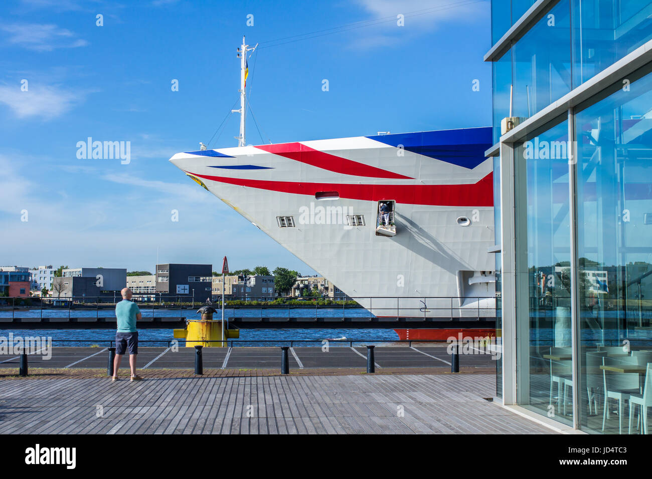 Amsterdam, Pays-Bas - 31 mai 2017 : Arc d'Aurora P&O cruise ship à Amsterdam Banque D'Images