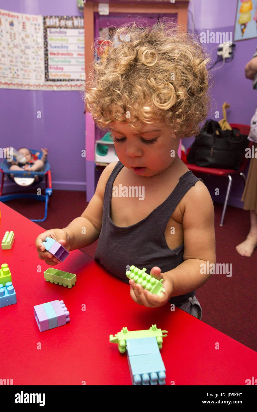 L'école maternelle/Early Learning Centre à l'aide d'un quartier ethnique de Kensington/Windsor Terrace à Brooklyn, New York. Banque D'Images