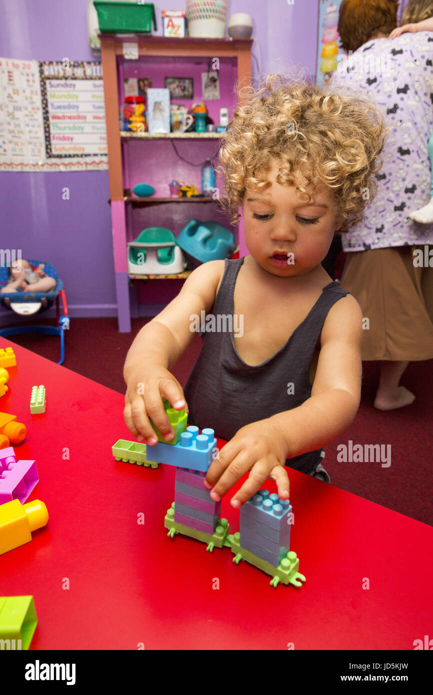 L'école maternelle/Early Learning Centre à l'aide d'un quartier ethnique de Kensington/Windsor Terrace à Brooklyn, New York. Banque D'Images