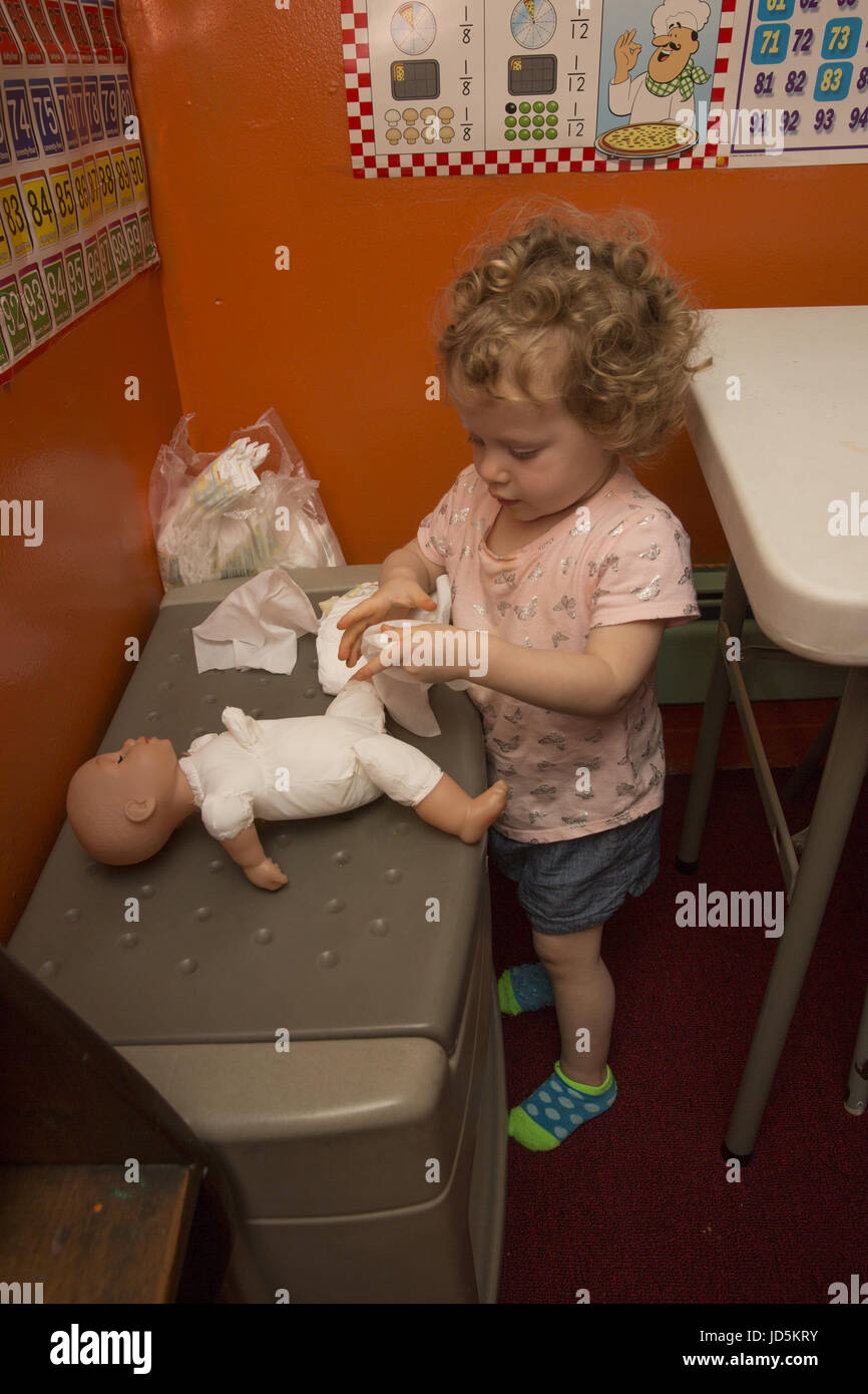 L'école maternelle/Early Learning Centre à l'aide d'un quartier ethnique de Kensington/Windsor Terrace à Brooklyn, New York. Banque D'Images