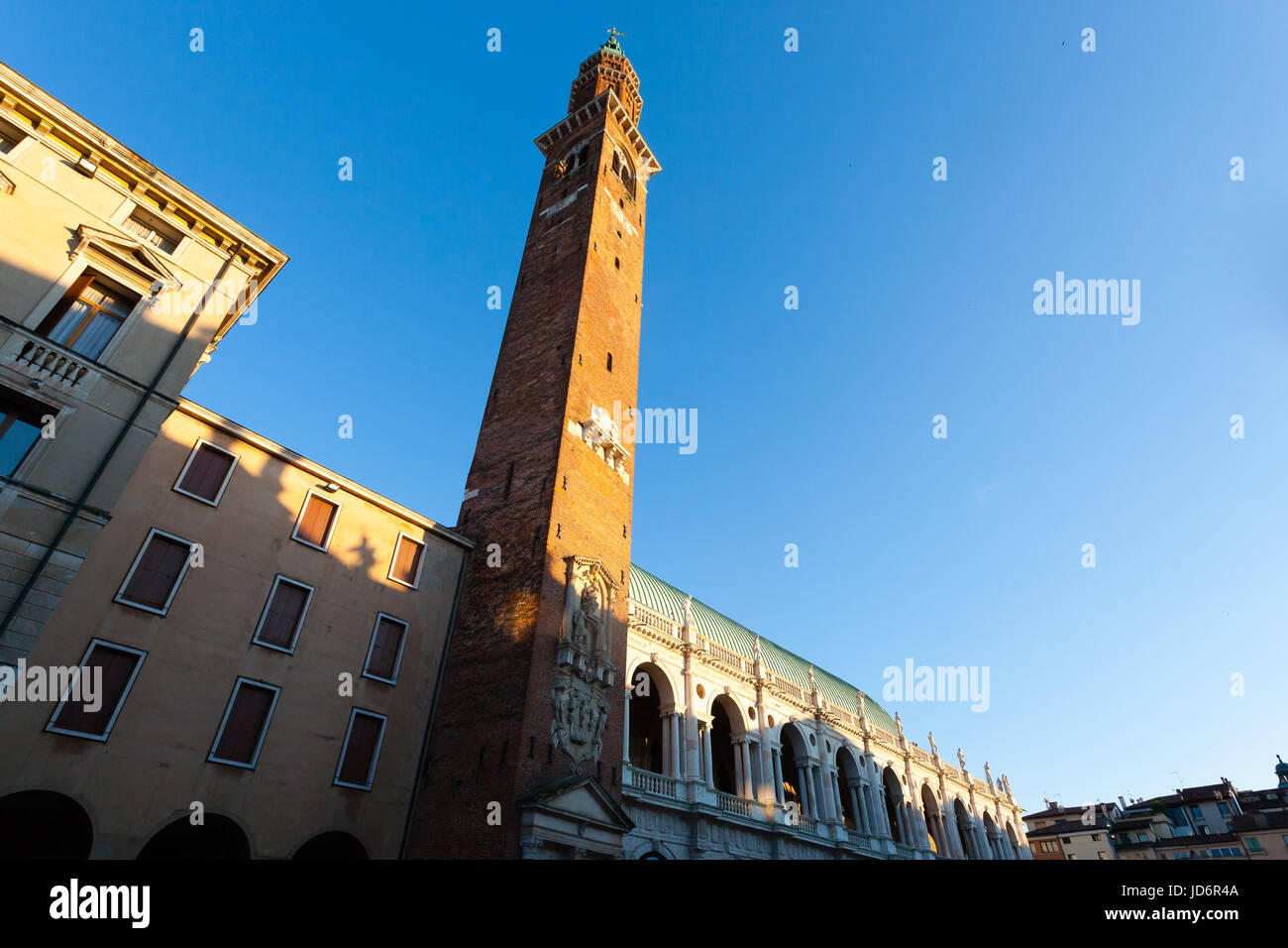 Basilique palladienne voir au coucher du soleil,Vicenza,Italie. Historique Italien. L'architecture d'Andrea Palladio Banque D'Images
