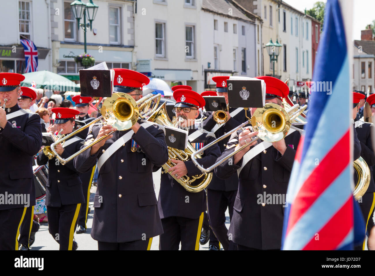 Brampton, au Royaume-Uni. 18 Juin, 2017. RAF Spadeadam a reçu la liberté de Brampton sur jun 18 2017, escorté par la bande du Corps Blindé Royal Crédit : Andrew Cheal/Alamy Live News Banque D'Images