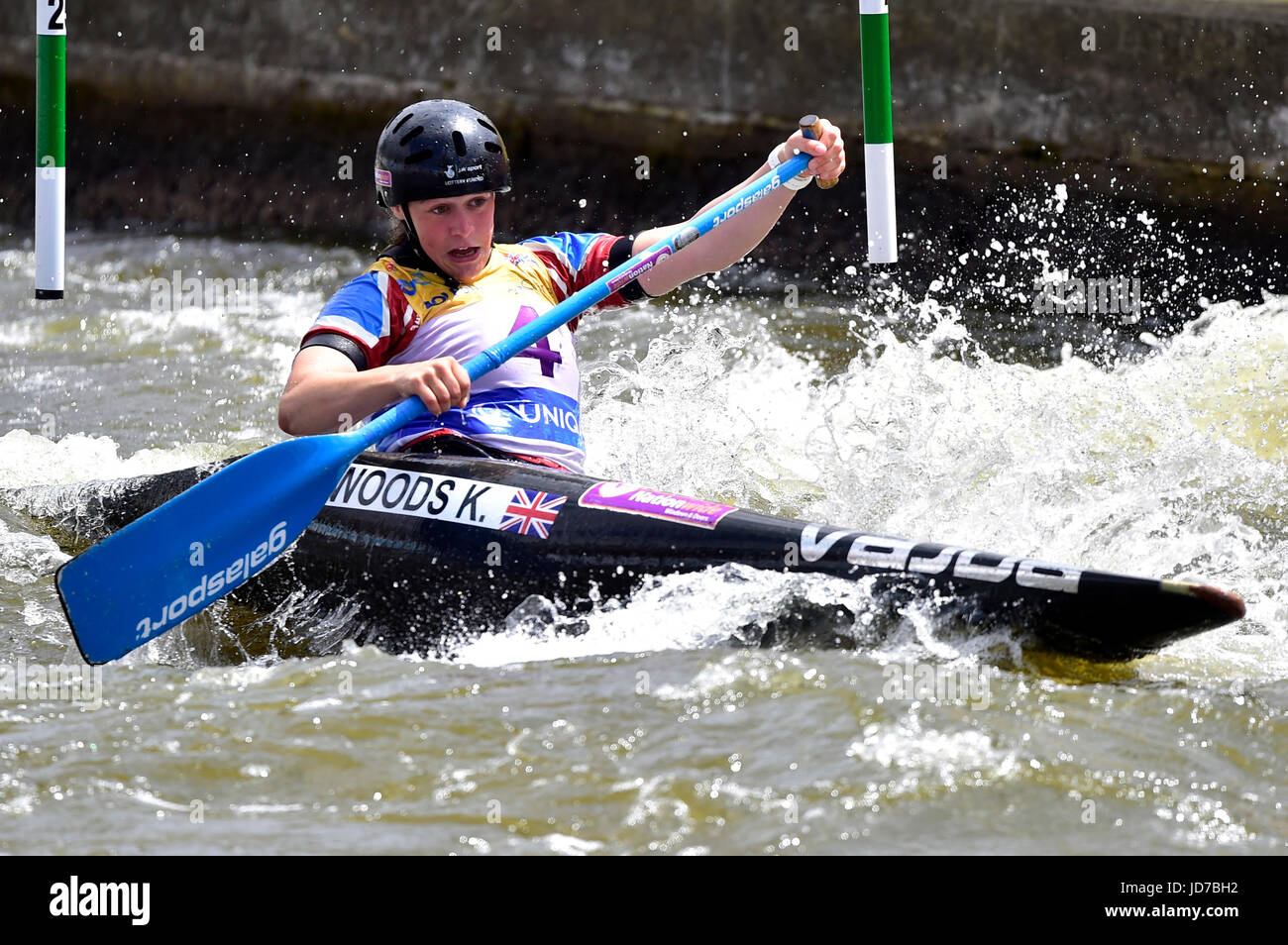 Prague, République tchèque. 17 Juin, 2017. Bois de la Grande-Bretagne de Kimberley en compétition lors de la dernière C1 de l'eau femmes événement Coupe du monde de slalom à Prague, République tchèque, Juin 17, 2017. Photo : CTK/Vondrous Romain Photo/Alamy Live News Banque D'Images