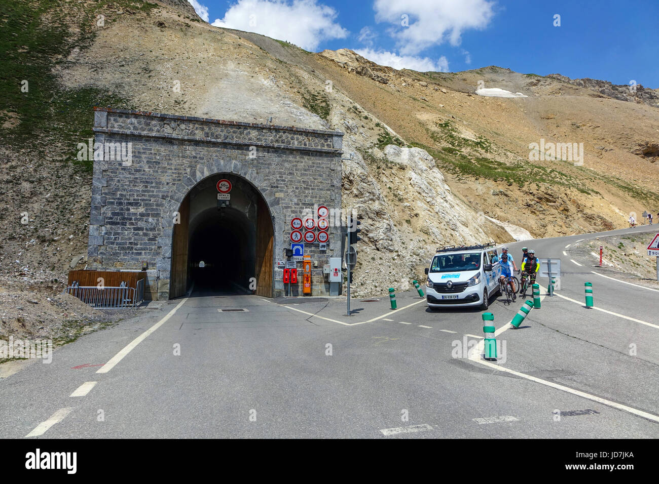 Tunnel routier au col de Galibier, France Banque D'Images