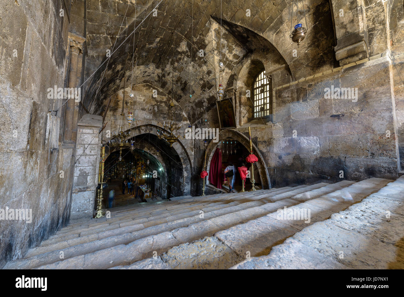 Jérusalem, Israël - 18 Avril 2015 : Intérieur de la tombe de la Vierge Marie, la mère de Jésus au pied du mont des Oliviers à Jérusalem Banque D'Images