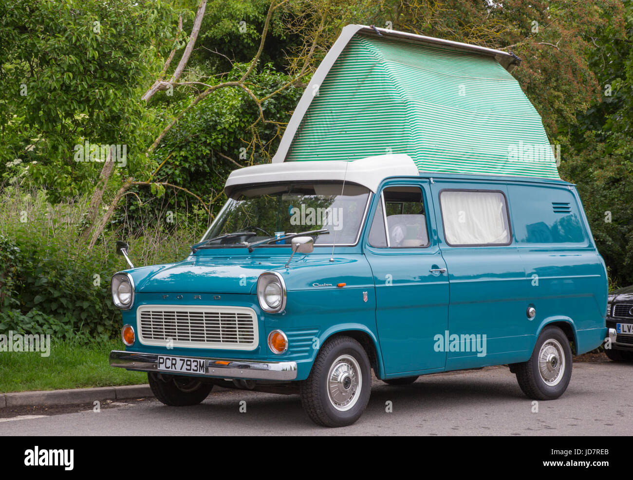 1970 Ford Transit, le camping-car. Angleterre, Royaume-Uni Banque D'Images
