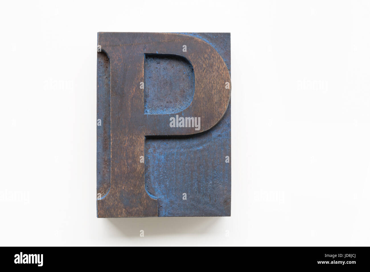 La typographie ancienne lettre imprime le bloc isolé sur fond blanc Banque D'Images