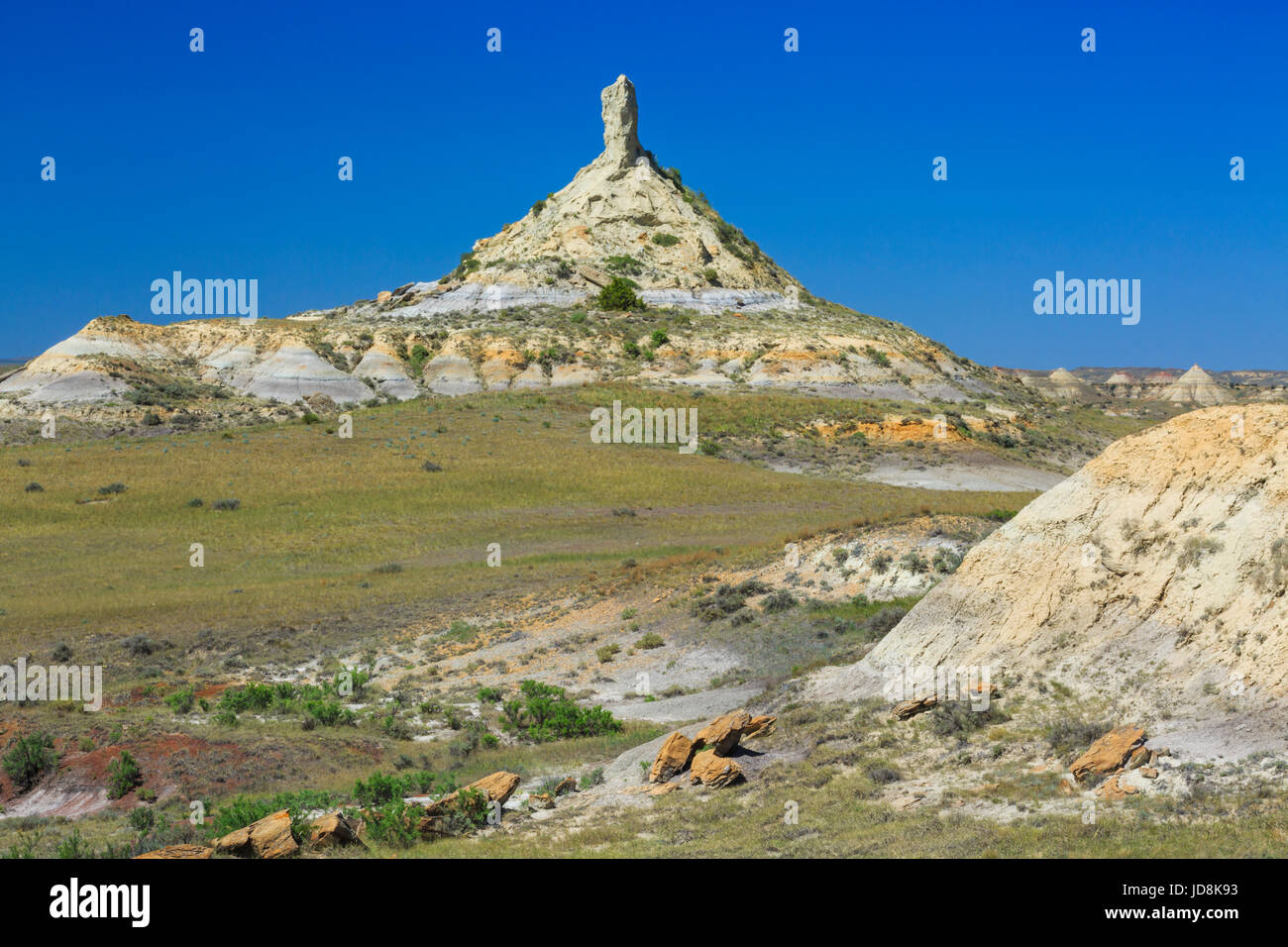 Chimney Rock le long de la piste de calypso dans les badlands près de terry terry, Montana Banque D'Images