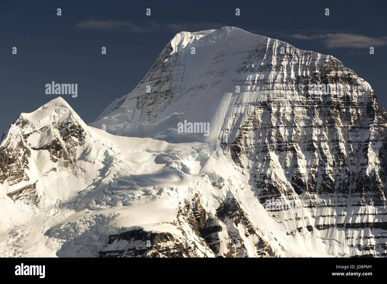 Téléobjectif De La Face Nord Du Mont Robson La Plus Haute