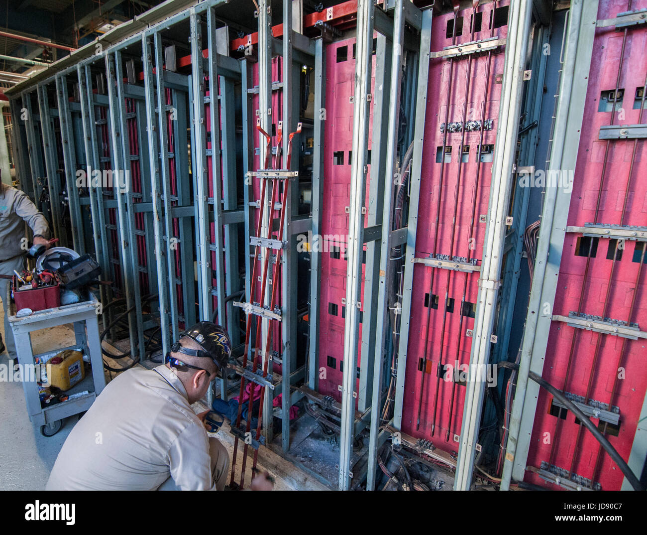 480 volts bar bus les jobs de maintenance dans une centrale géothermique CERRO PRIETO. Comision Federal de Electricidad. Banque D'Images