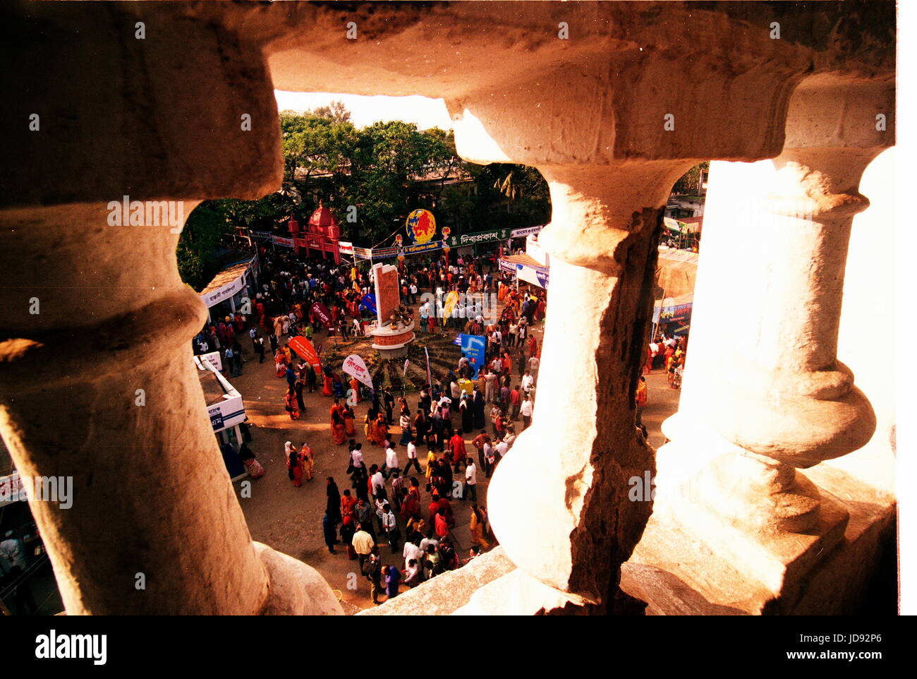 Le tarif national du livre appelé ekuse boi mela est tenu à Dhaka bangla academy avec mois complexes de longue durée à l'occasion la Journée internationale de la langue Banque D'Images