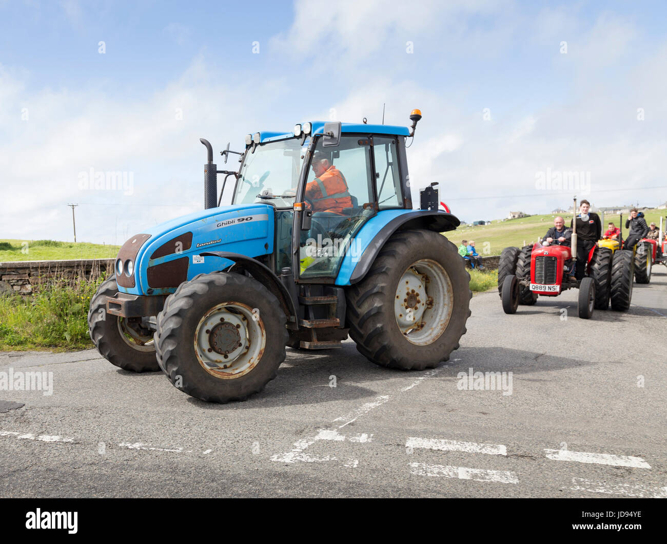 Les tracteurs à Ness Isle Of Lewis Western Isles Hébrides extérieures en Écosse United Kingdom. Banque D'Images