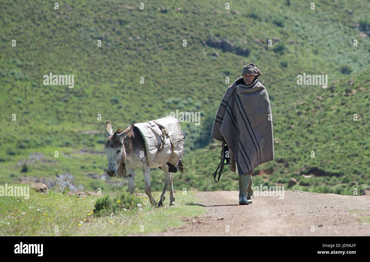 Homme vêtu d'ânesse générales traditionnelles Mohales Hoek District Lesotho Afrique du Sud Banque D'Images