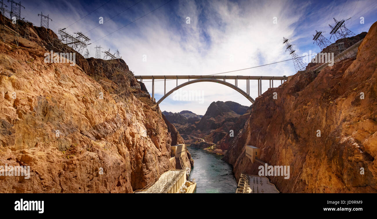 High angle view of bridge sur le barrage Hoover sur le fleuve Colorado, USA. Banque D'Images