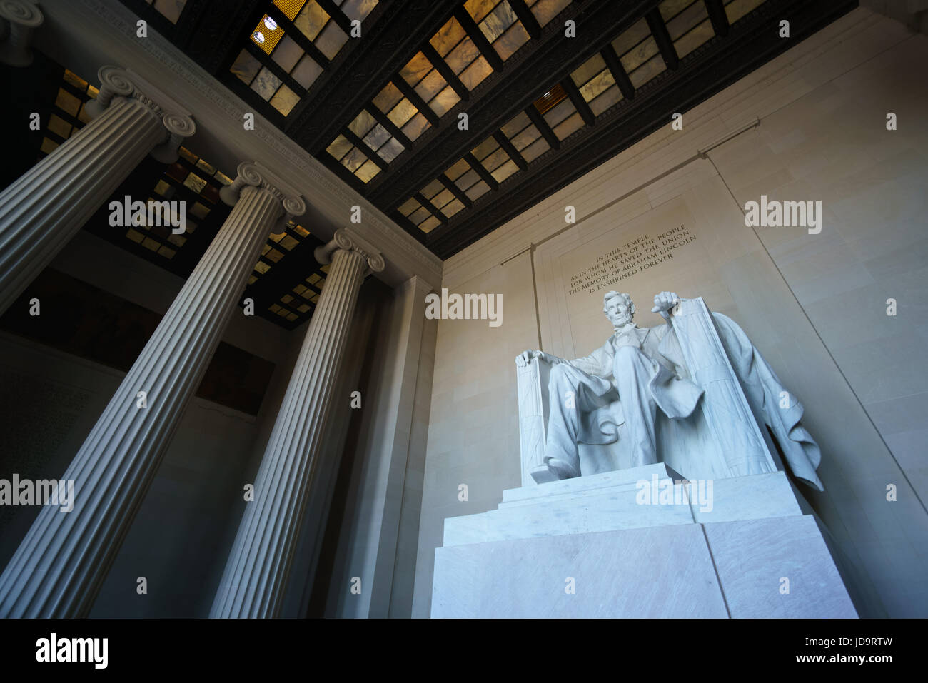 Low angle view of Lincoln Memorial statue, Washington DC, USA. Washington capital usa 2016 automne Banque D'Images