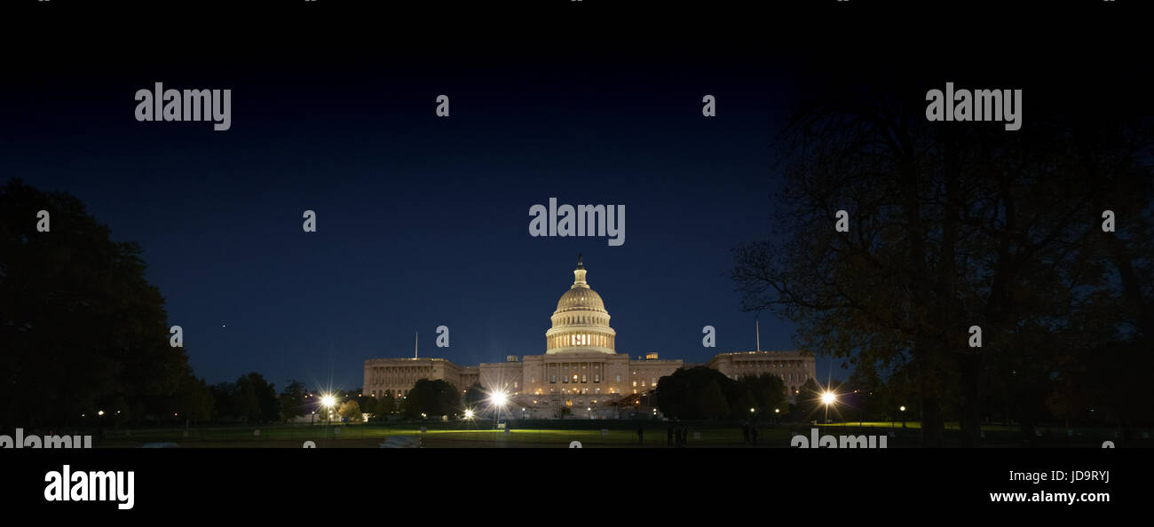 Vue éloignée sur Capitol building at night, Washington DC, USA. Washington capital usa 2016 automne Banque D'Images