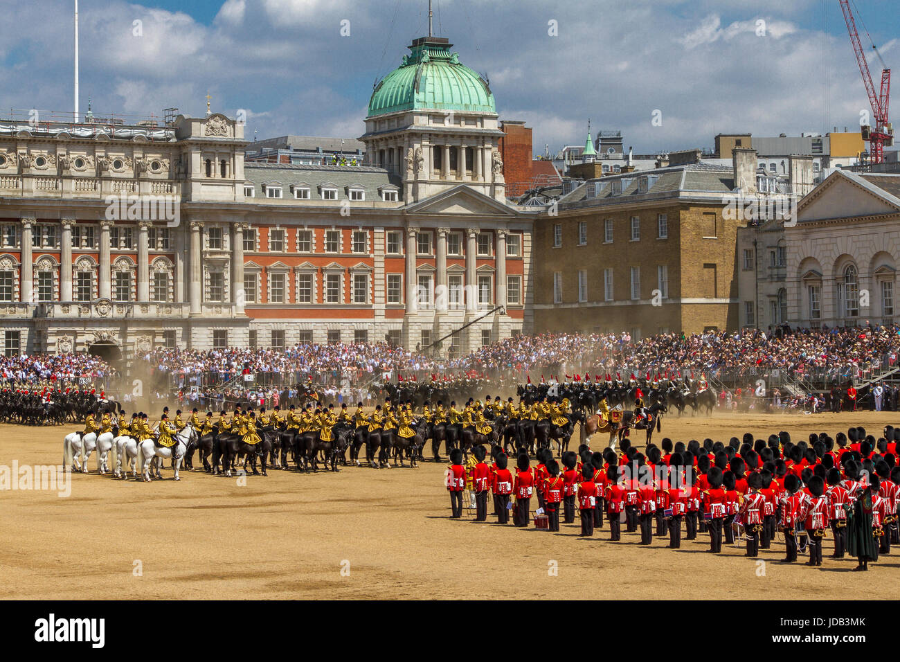 Parade La couleur 2017.Les Gardes irlandais Troop la couleur à l'anniversaire de Queens Parade à Horse Guards Parade , , Londres , Juin 2017 Banque D'Images