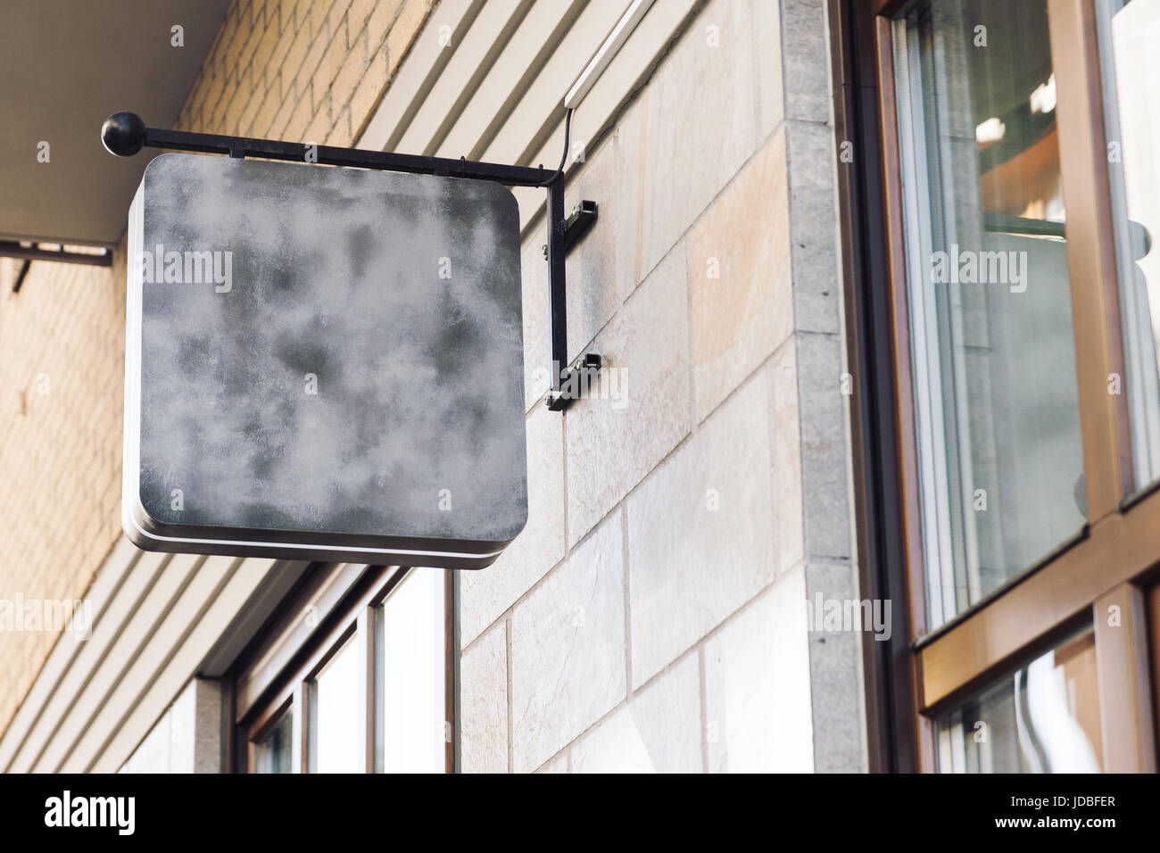 Extérieur moderne en blanc signalisation entreprise mock jusqu'à ajouter le logo de la société Banque D'Images